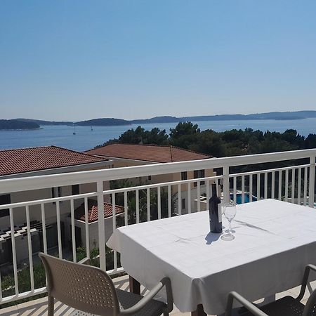 Feelhvar Along Bluelagoon Beach Hvar Town Rum bild