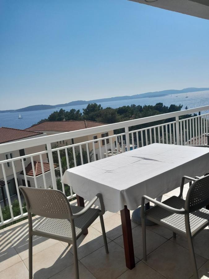 Feelhvar Along Bluelagoon Beach Hvar Town Rum bild