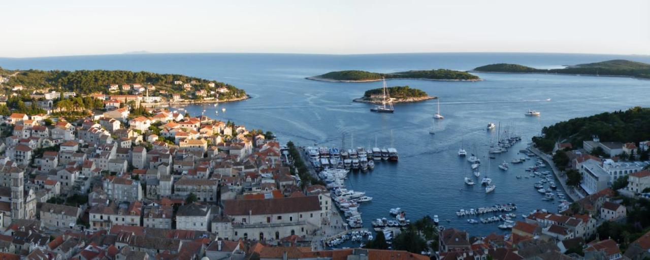 Feelhvar Along Bluelagoon Beach Hvar Town Exteriör bild